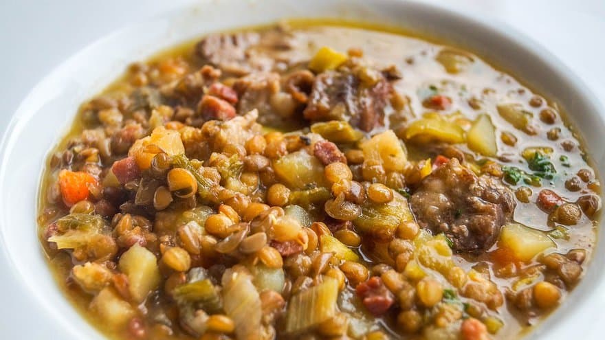 Cocina en el hogar: El guiso de lentejas se posiciona como la opción más rentable y nutritiva para la mesa familiar