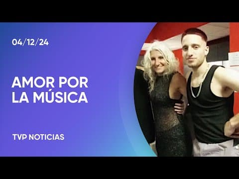 Wos y su madre Maia Mónaco, en los escenarios