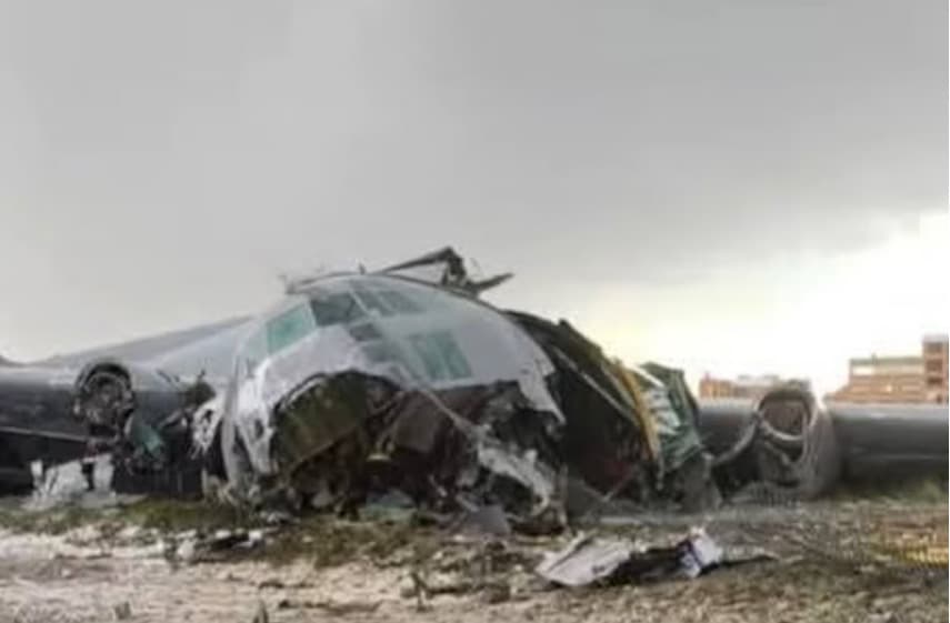 Tragedia aérea en Bolivia: un avión militar se estrelló en El Alto y dejó al menos 15 muertos