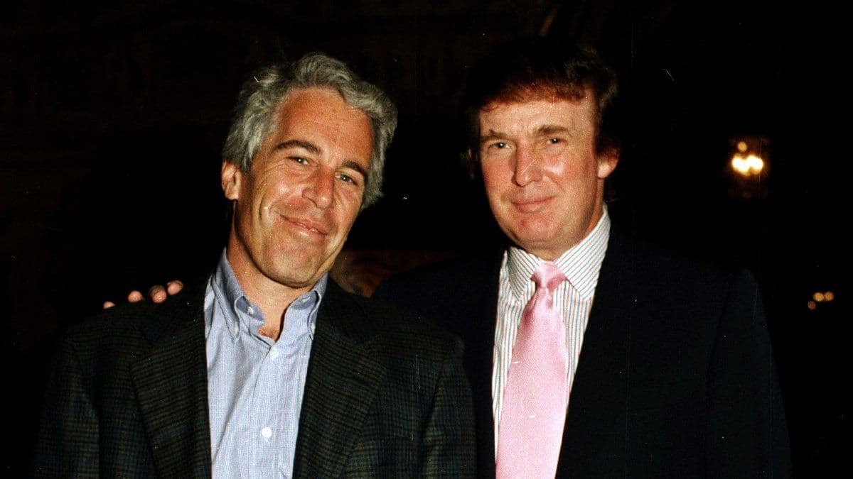 La estrella de Donald Trump en Hollywood fue alterada con imágenes donde aparece junto a Jeffrey Epstein