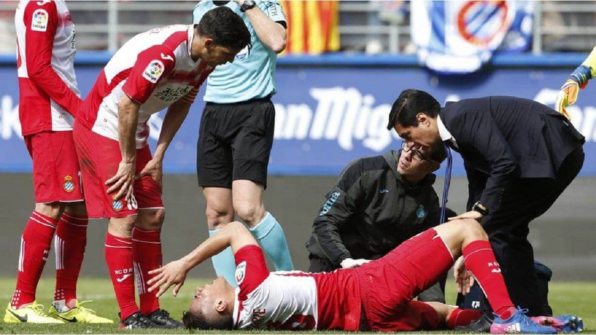 La nueva regla que la FIFA busca imponer en el fútbol, el «minuto médico obligatorio»: qué es y cuándo podría implementarse