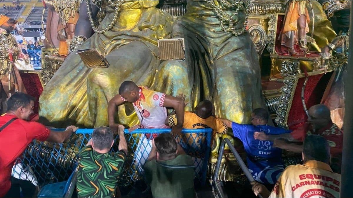 Pánico en el Carnaval de Río de Janeiro: una carroza perdió el control y aplastó a tres personas