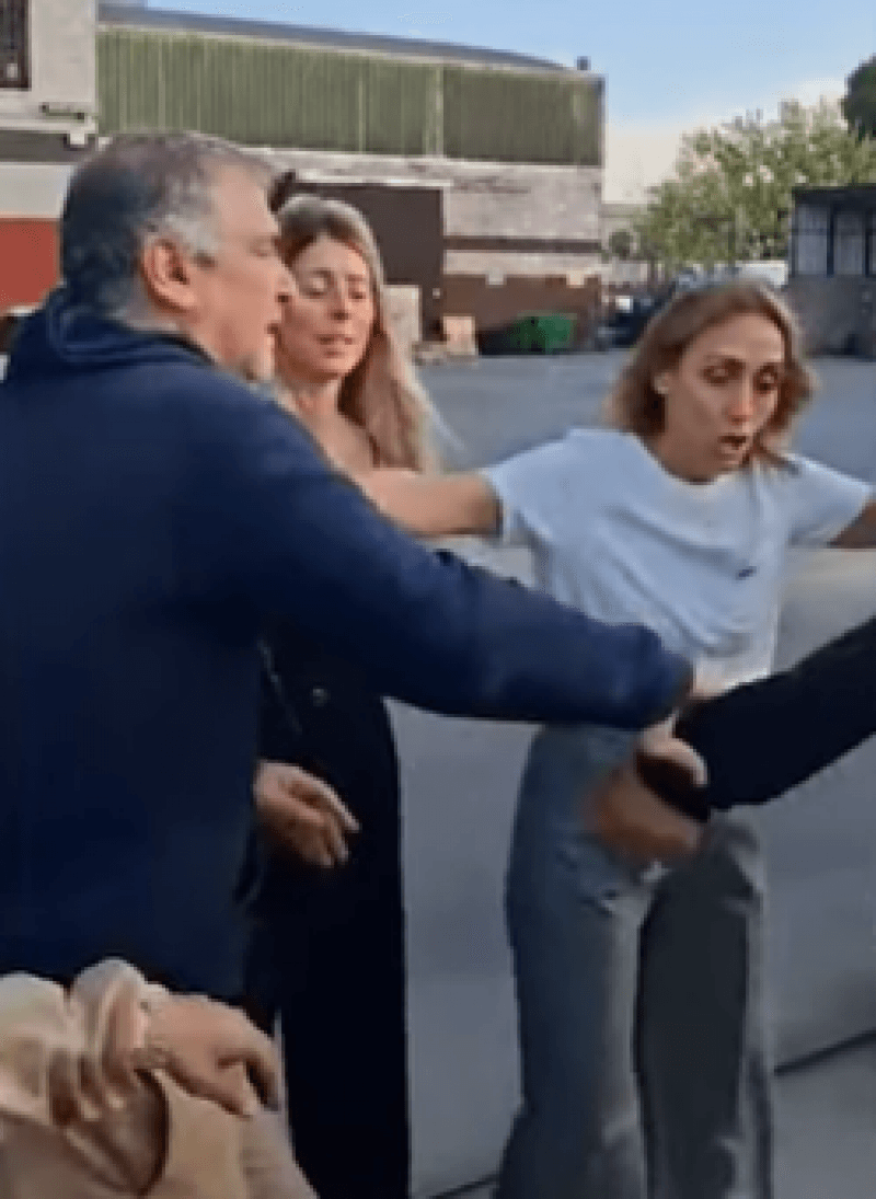 Arietto hizo de patovica en la puerta de Lustramax para impedir el ingreso de un trabajador