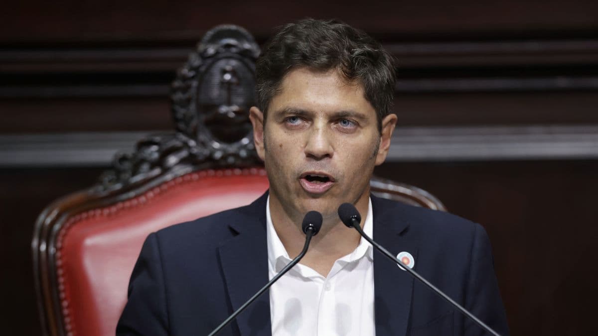 Axel Kicillof abre sesiones entre paro docente, tensión interna y un nuevo reclamo millonario a Javier Milei