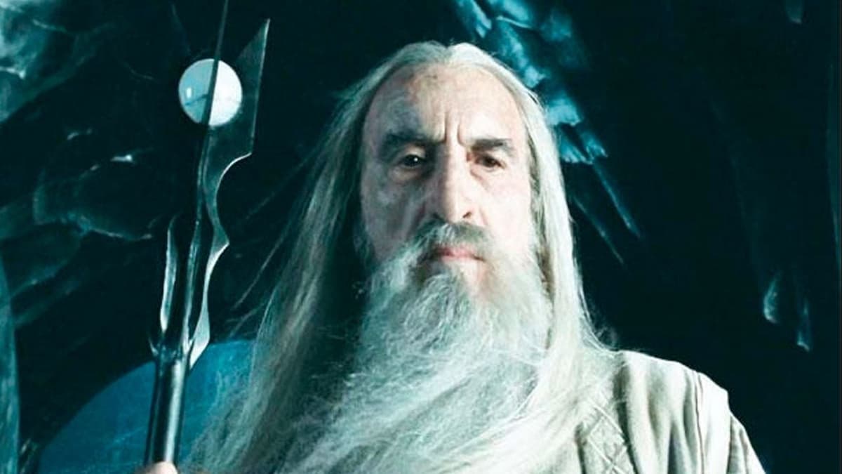 Cuando tenía 17 años, el actor de ‘El Señor de los Anillos’ Christopher Lee presenció la última ejecución pública con guillotina: «Giré la cabeza, pero lo oí»