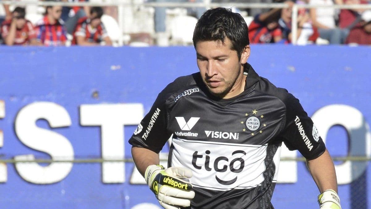 De jugar la Libertadores a terminar preso por narcotráfico: la increíble historia del arquero de Paraguay