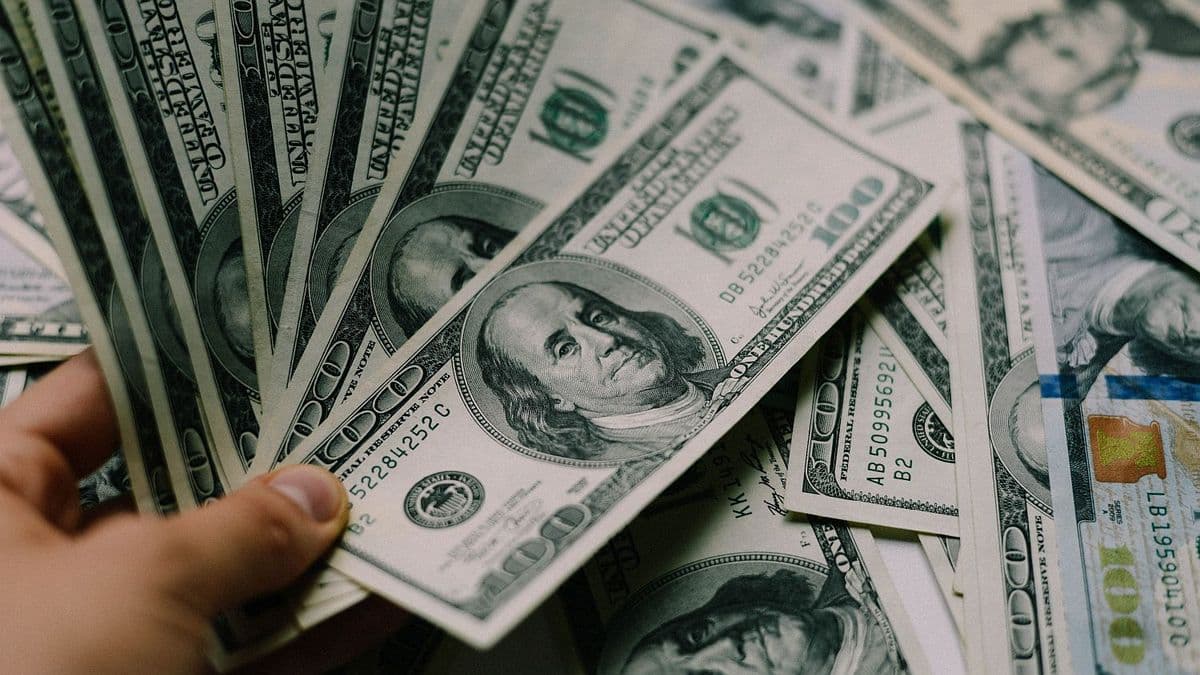 El dólar mayorista encara el cierre de la semana debajo de $1.400, pero suben los paralelos