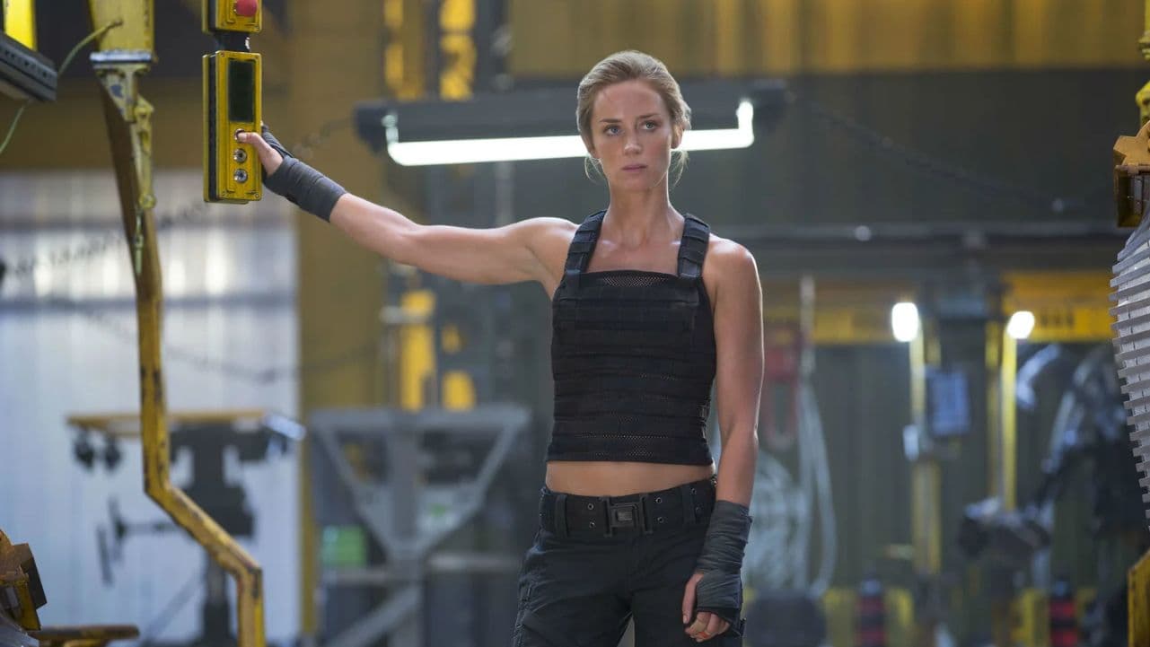Emily Blunt empuja con muchas ganas a este soldado en ‘Al filo del mañana’: es su propio hermano