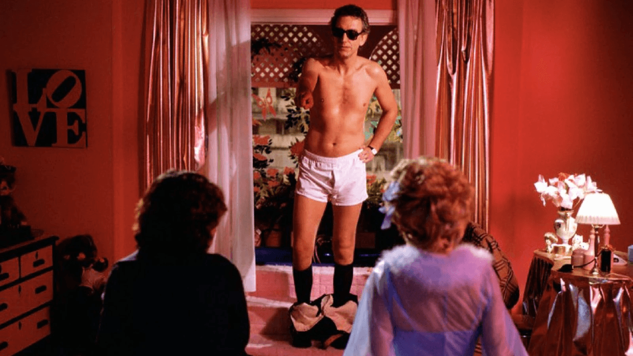 Está en Netflix, sólo dura hora y media y fue la película que cambió todo para Pedro Almodóvar