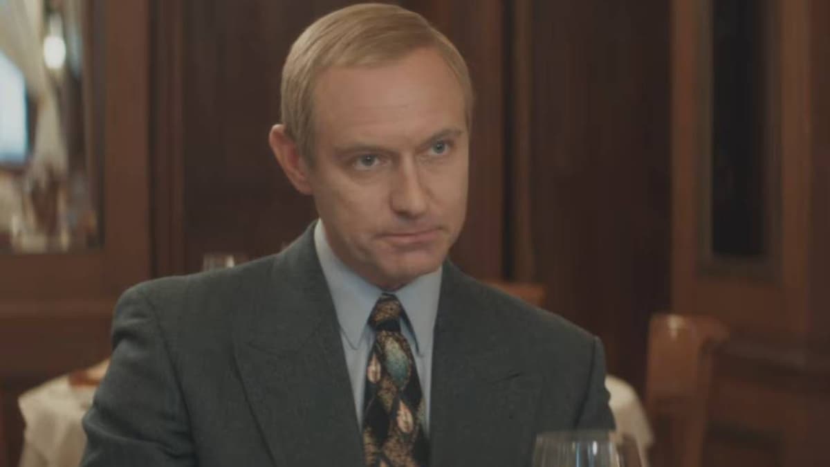 Olivier Assayas, director de ‘El mago del Kremlin’: «Sospecho que alguien en el Kremlin estará al tanto de esta película, pero no creo que vaya muy lejos»