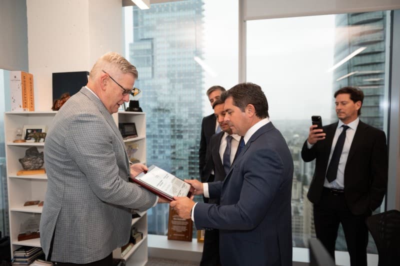 Orrego afronta la audiencia pública por el proyecto minero de Vicuña por la línea eléctrica que le regaló Caputo