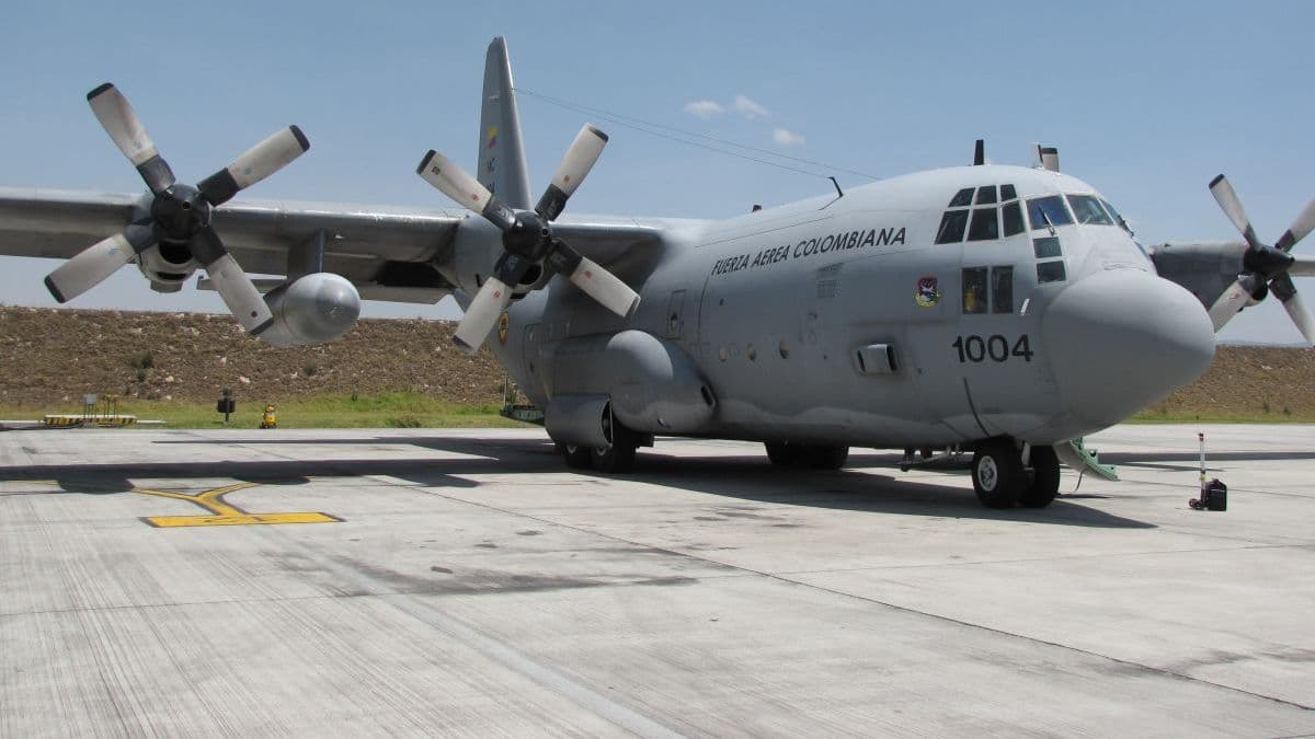 Se estrelló un avión militar en Colombia: al menos ocho muertos y decenas de heridos