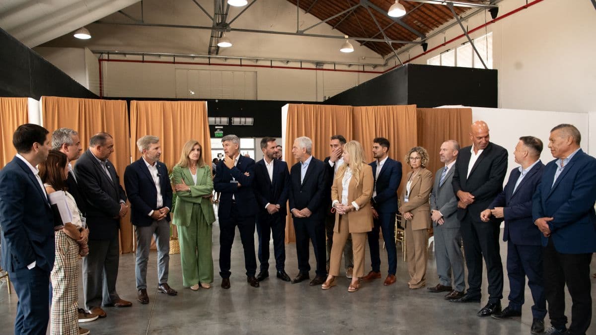 Bonos alimentarios, recortes y alerta por el aguinaldo: la caída de fondos suma presión a los intendentes