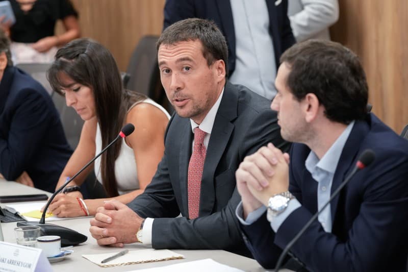 Deme agita el fantasma de China en la pelea con Jan de Nul por la Hidrovía