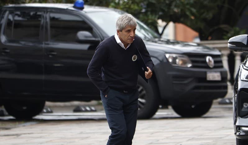 La conspiración de los hospitales y el choque con Toto Caputo, detrás de las versiones de renuncia de Lugones