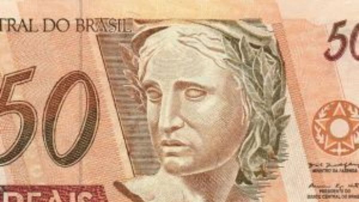 Real blue: a cuánto opera este lunes 13 de abril