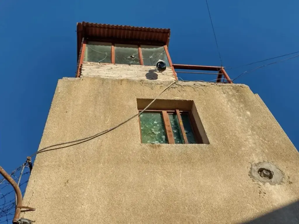 Al menos tres presos fueron sorprendidos cuando intentaban escapar de la Alcaidía de Trelew