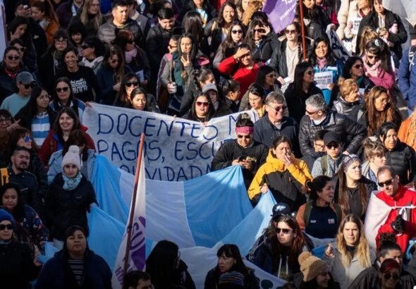 Conflictos docentes: RÃ­o Negro, Santa Cruz y Tierra del Fuego al borde de una crisis salarial