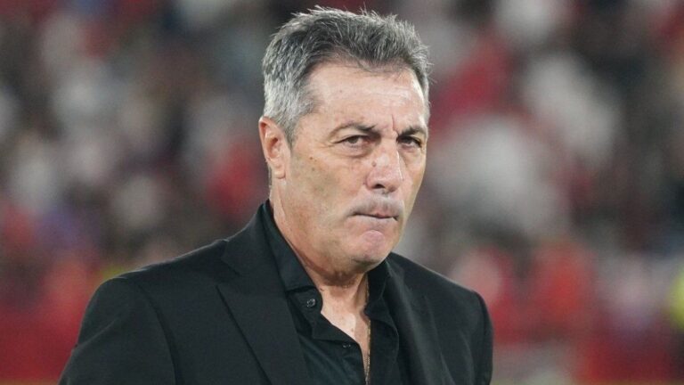 El técnico de Newell's Frank Kudelka protagonizó un accidente de tránsito en Rosario