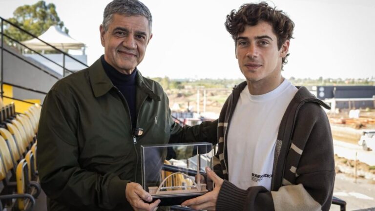 Franco Colapinto recorrió las obras en el Gálvez con Jorge Macri y fue declarado "Personalidad Destacada" de CABA