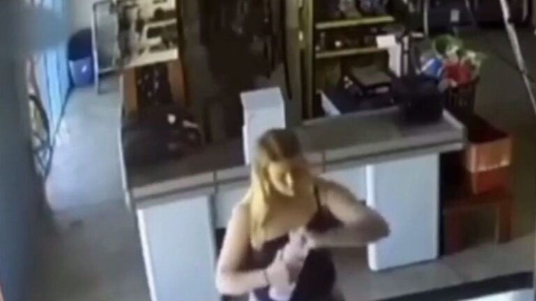 Horror en Brasil: el video de la mujer que quemó viva a la cajera en un supermercado