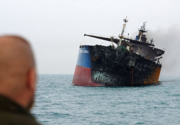 Irán promete "golpes demoledores" y ataca tres buques en el estrecho de Ormuz