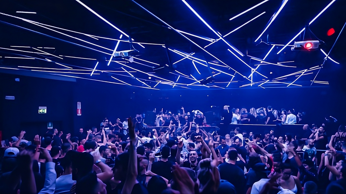 Italia: prostitutas, gas de la risa y servicios clandestinos para más de 50 futbolistas de la Serie A