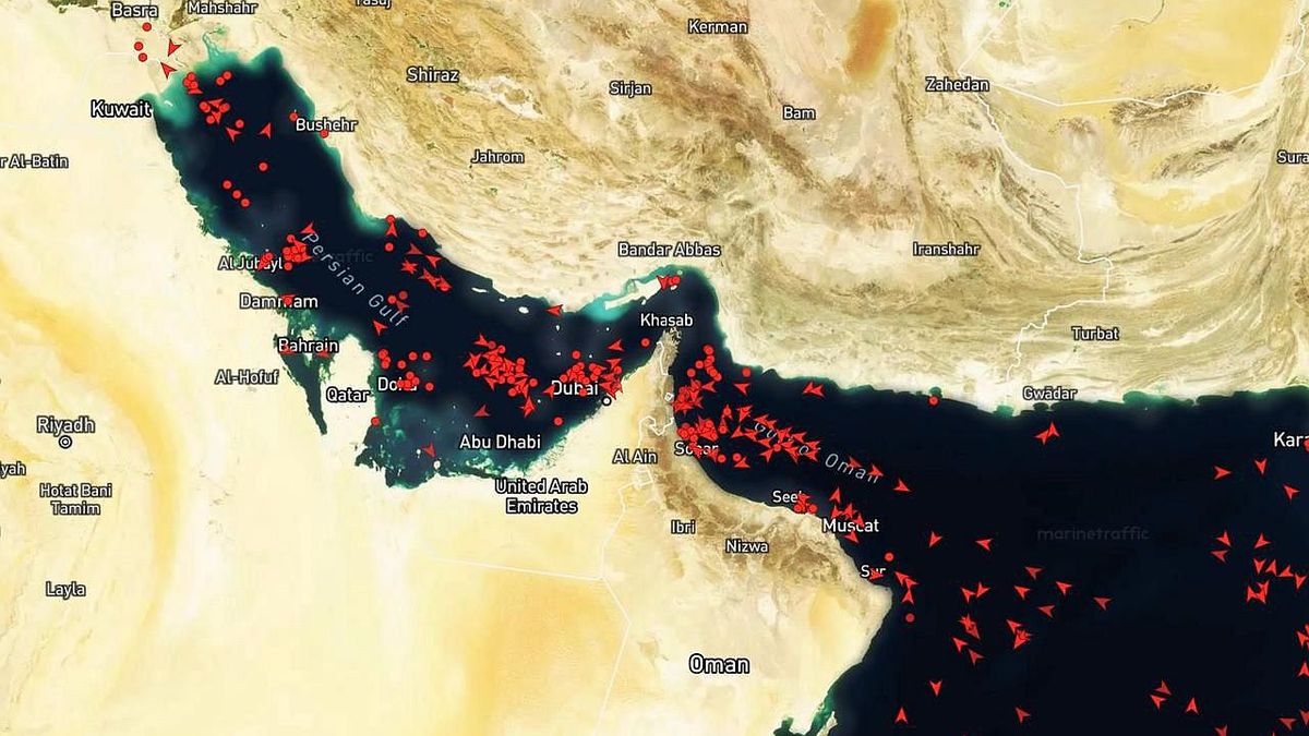 La circulación por el estrecho de Ormuz volvió a estar práctimante paralizada
