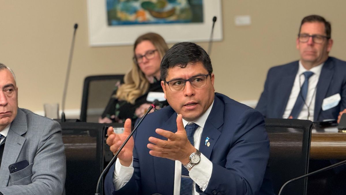 La Corte Suprema intervendrÃ¡ en la disputa entre el gobernador Claudio Vidal y la Justicia de Santa Cruz