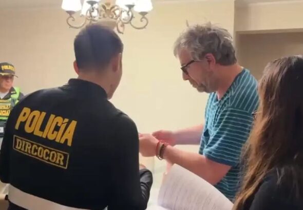La policía de Perú allanó la vivienda del exjefe de la oficina electoral por presuntas irregularidades en los comicios