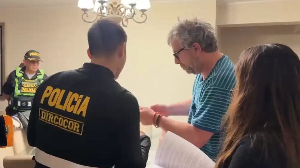 La policía de Perú allanó la vivienda del exjefe de la oficina electoral por presuntas irregularidades en los comicios