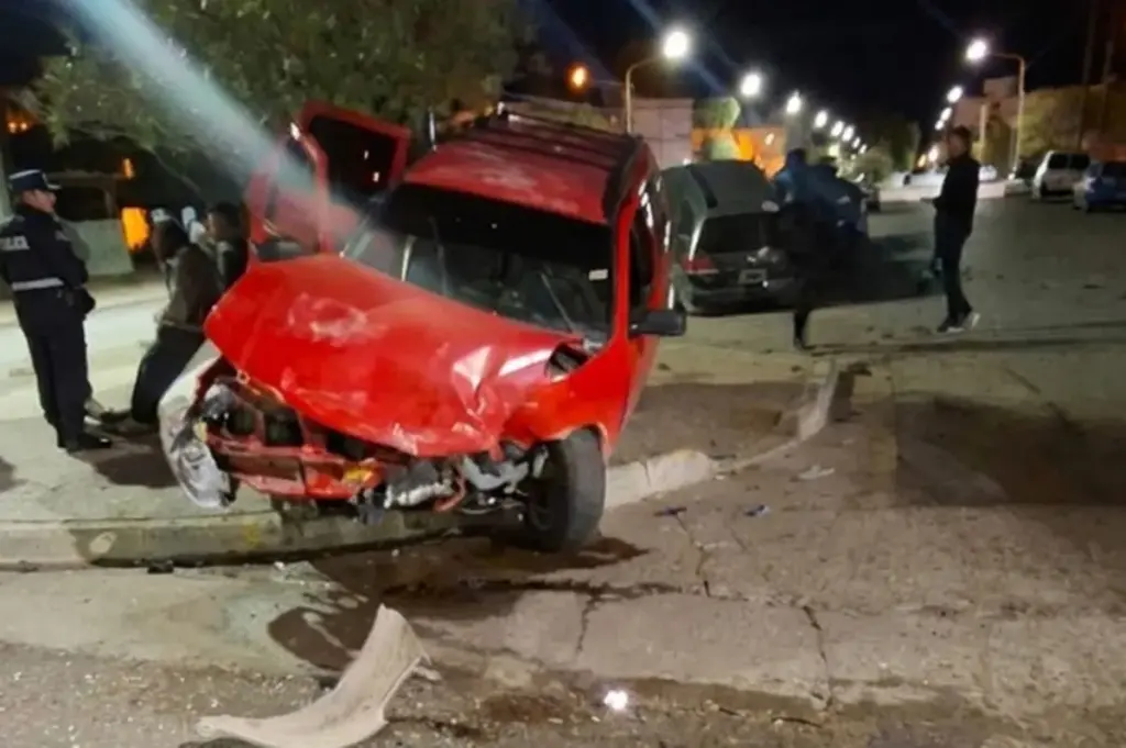 Accidente de tránsito en Rawson deja cuatro personas heridas
