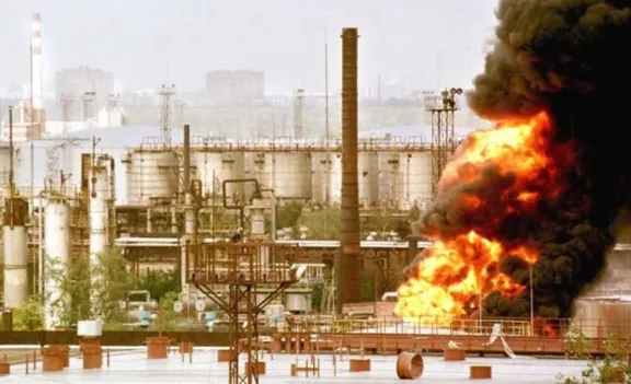 Ataques ucranianos a refinerías y puertos ponen en riesgo la producción de petróleo de Rusia