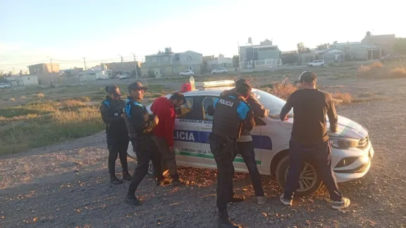 Atraparon a un hombre con pedido de captura en Kilómetro 8
