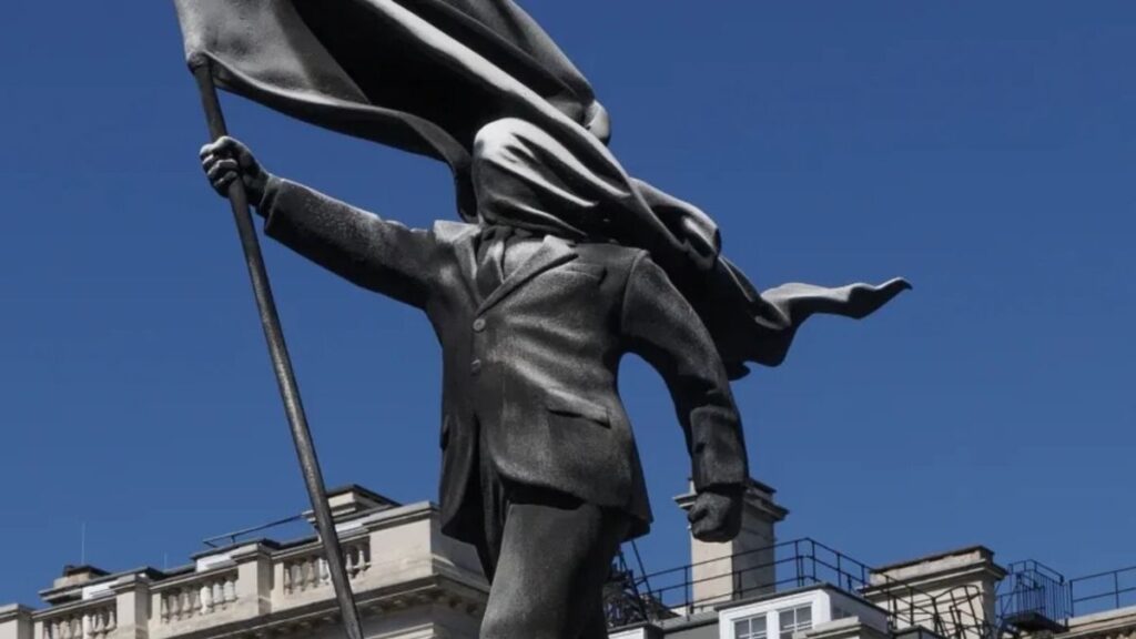 Bansky reaparece con una misteriosa escultura en el centro de Londres