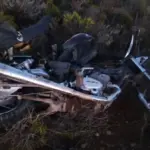 Cañadón Seco: choque y vuelco deja a un efectivo policial en grave estado