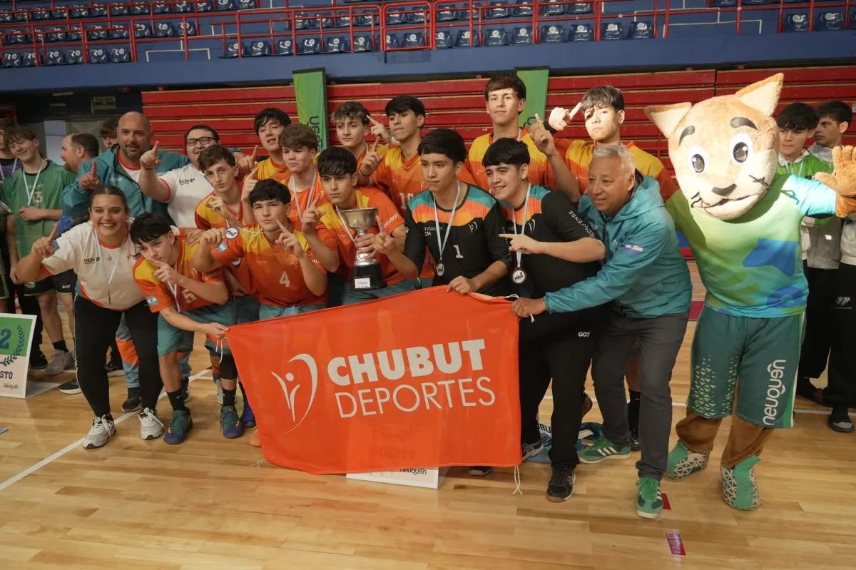 Chubut brilló con el handball y el atletismo y se consagró subcampeón