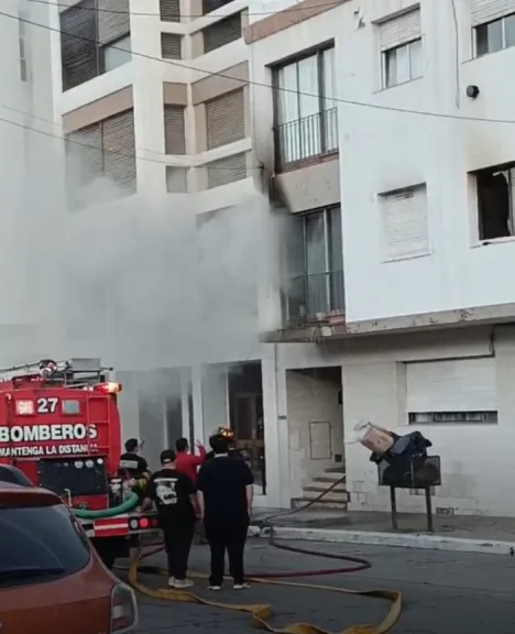 Comodoro: Incendio en un departamento de edificio céntrico