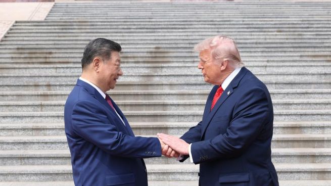 Donald Trump cerró su gira por China tras varios encuentros con Xi Jinping y regresa a Washington