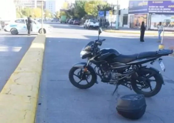 Dos automovilistas y una motociclista, las victimas en choques casi simultáneos en Trelew