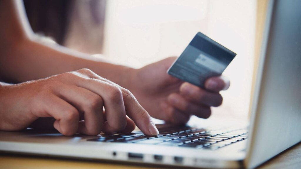 EEUU y otros 18 miembros de la OMC acordaron no imponer aranceles al comercio electrónico