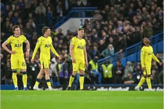 El Tottenham se juega la permanencia