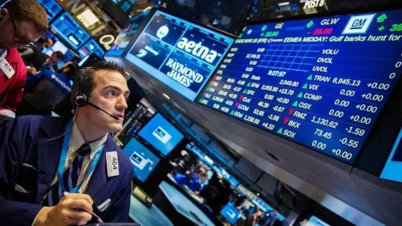 Fuerte suba de acciones argentinas en Wall Street y el Riesgo País alcanza su mínimo de 2025