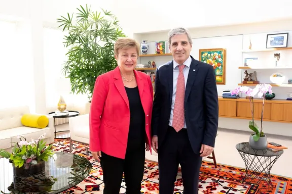 Georgieva destacó la "estrecha colaboración" con Argentina tras la reunión con Caputo