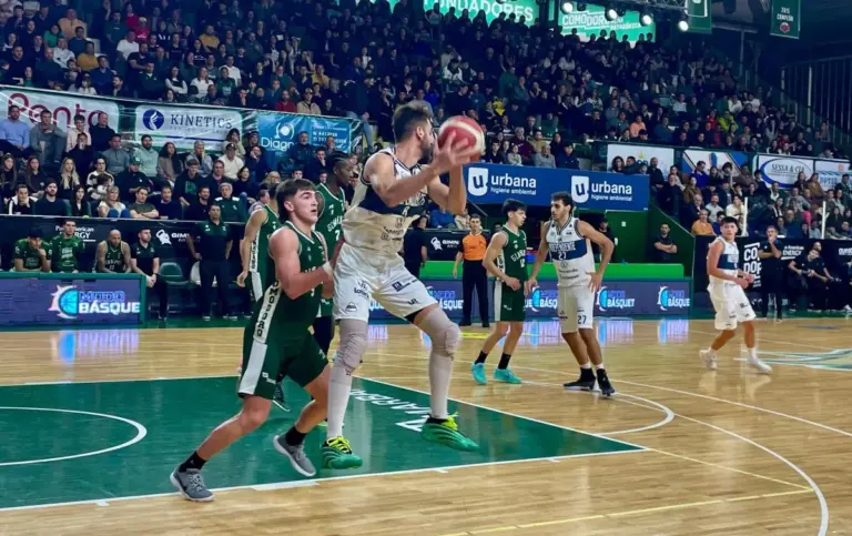 Gimnasia va por el segundo punto de la serie
