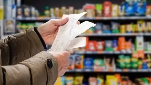 La confianza de los consumidores sufrió una caída del 4,7% durante febrero