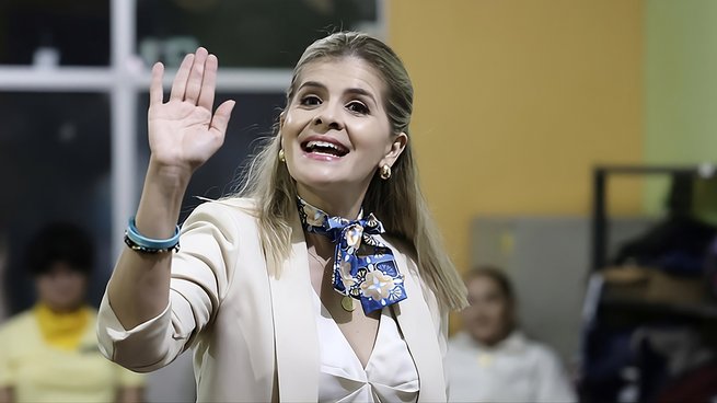 La nueva presidenta de Costa Rica promete una "guerra total" contra el narcotráfico y busca imitar el modelo de Nayib Bukele