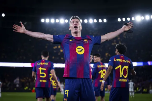 Lewandowski se va del Barcelona