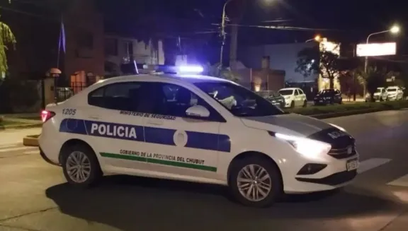 Madryn: Evadieron un control, huyeron 25 cuadras y ahora repararán el daño con materiales de librería