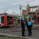 Madryn: un hombre prendió fuego su casa en medio de sospechas de venta de drogas
